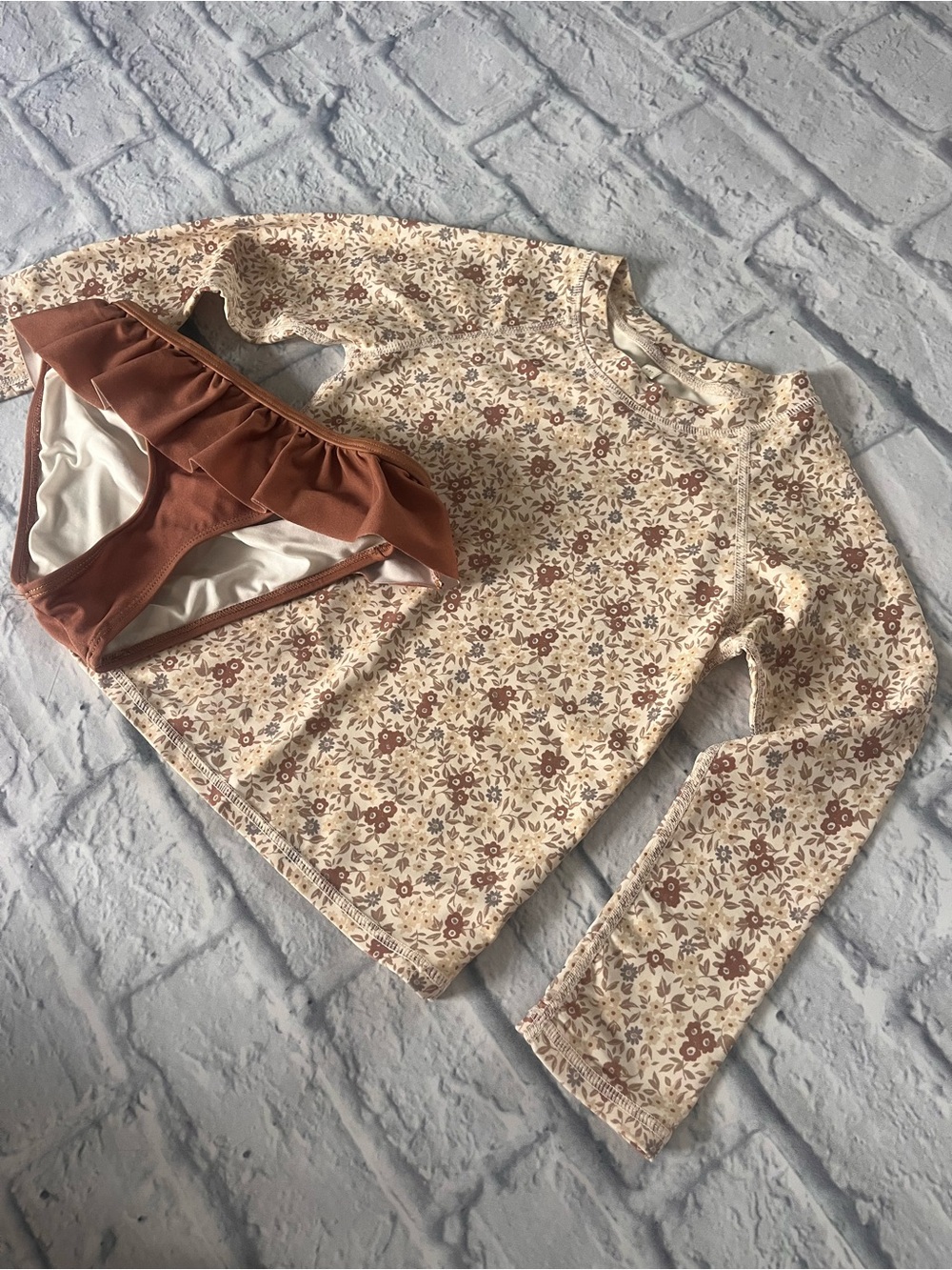 Rylee + Cru Rashguard Set - Flower Field 4-5T - Picture 8 of 8